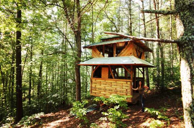 tiny house pagoda made from natural materials