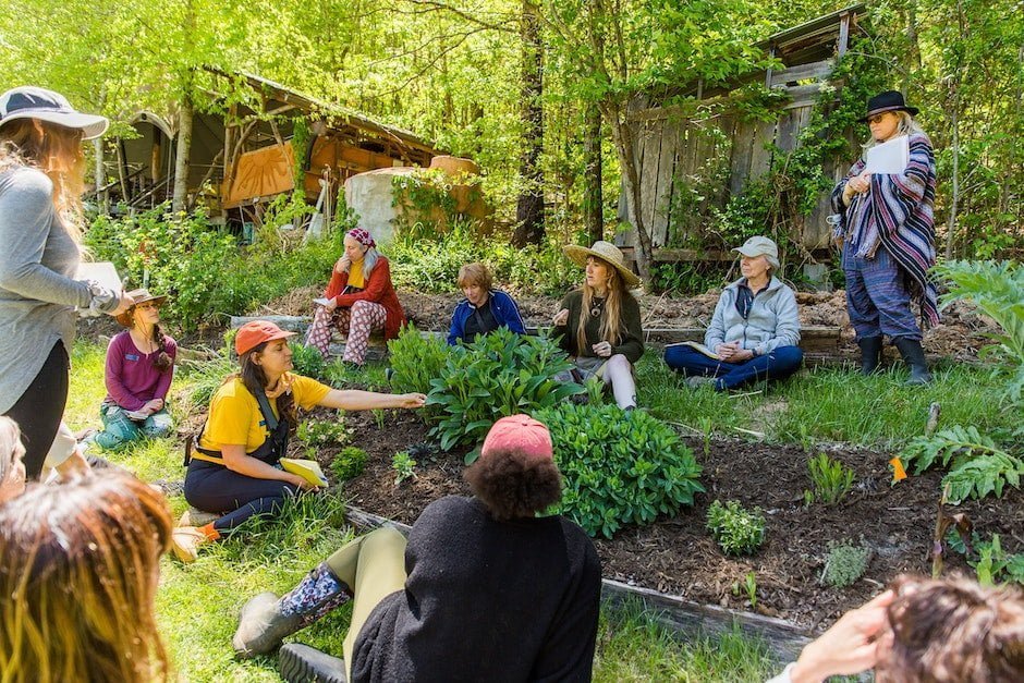 Rebecca Beyer teaches an herbal medicine-making class tips for foraging and plant identification on the beautiful campus of Wild Abundance